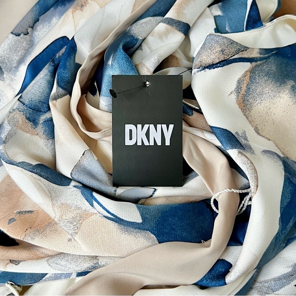 DKNY Long Sleeveless Cream Tan & Navy Blue Floral Dress Faux Wrap Size 8 NWT - Picture 13 of 16